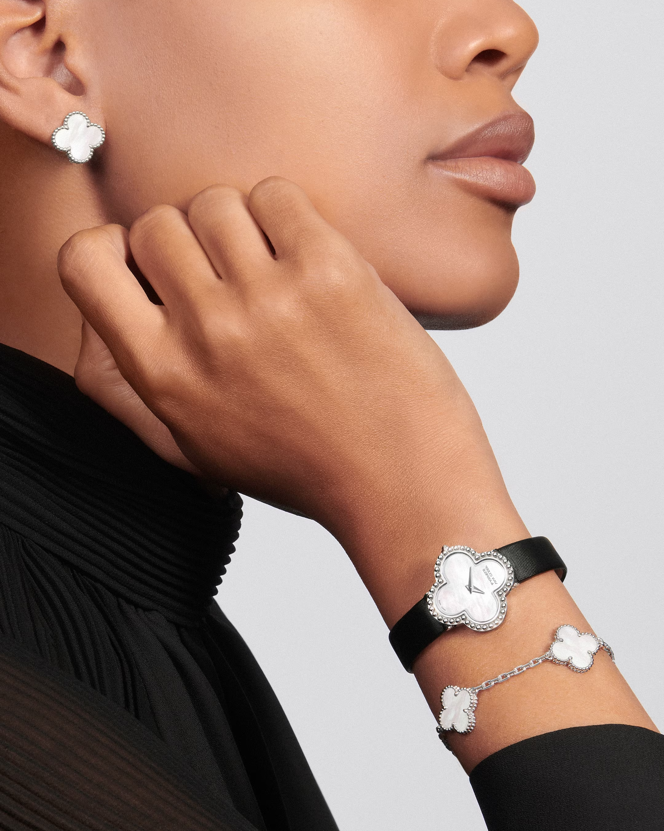 NOIR™ Clover Cable Chain Bracelet - Silver Pearl