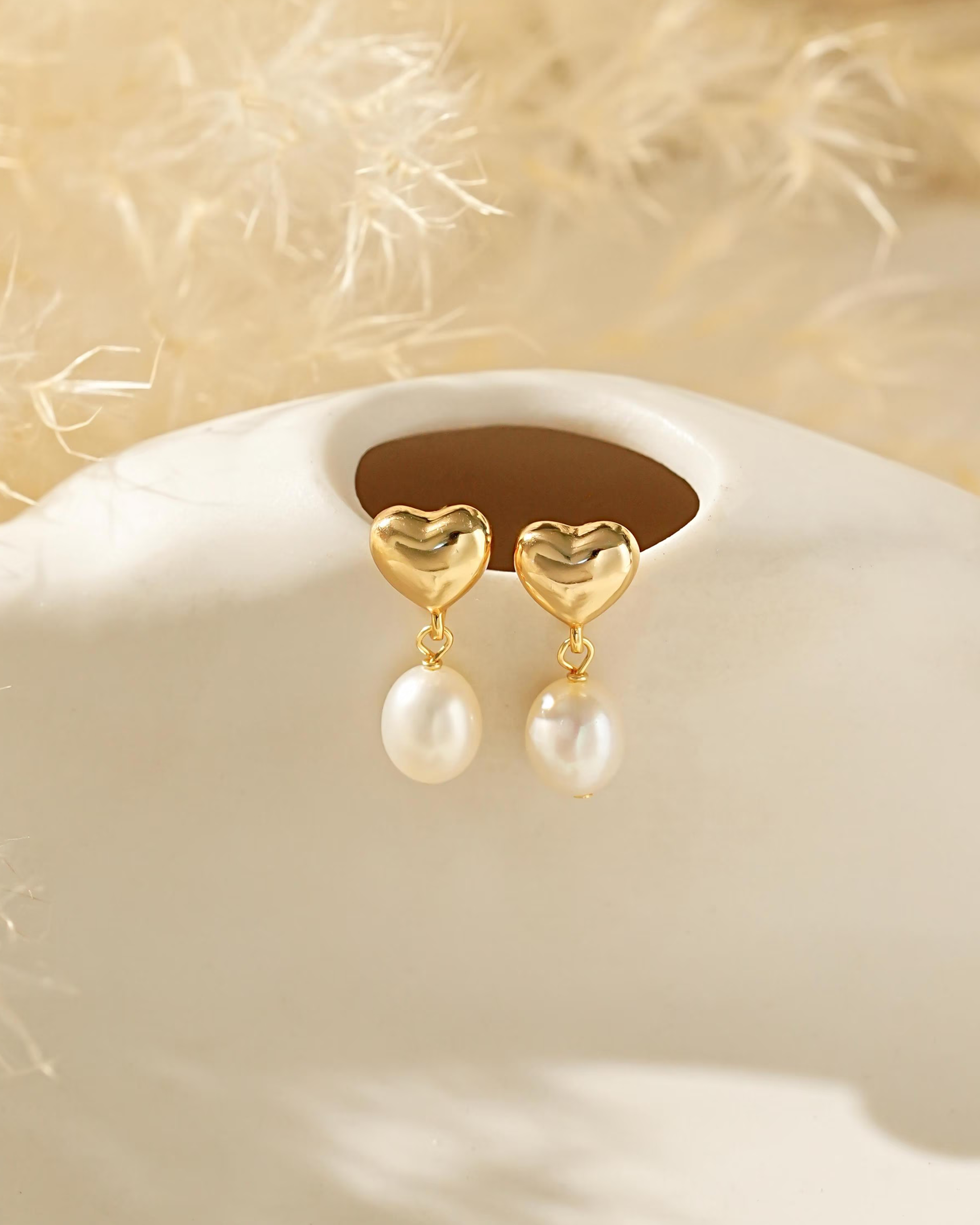 LUMIÈRE™ Pearl Stud Earrings - Gold