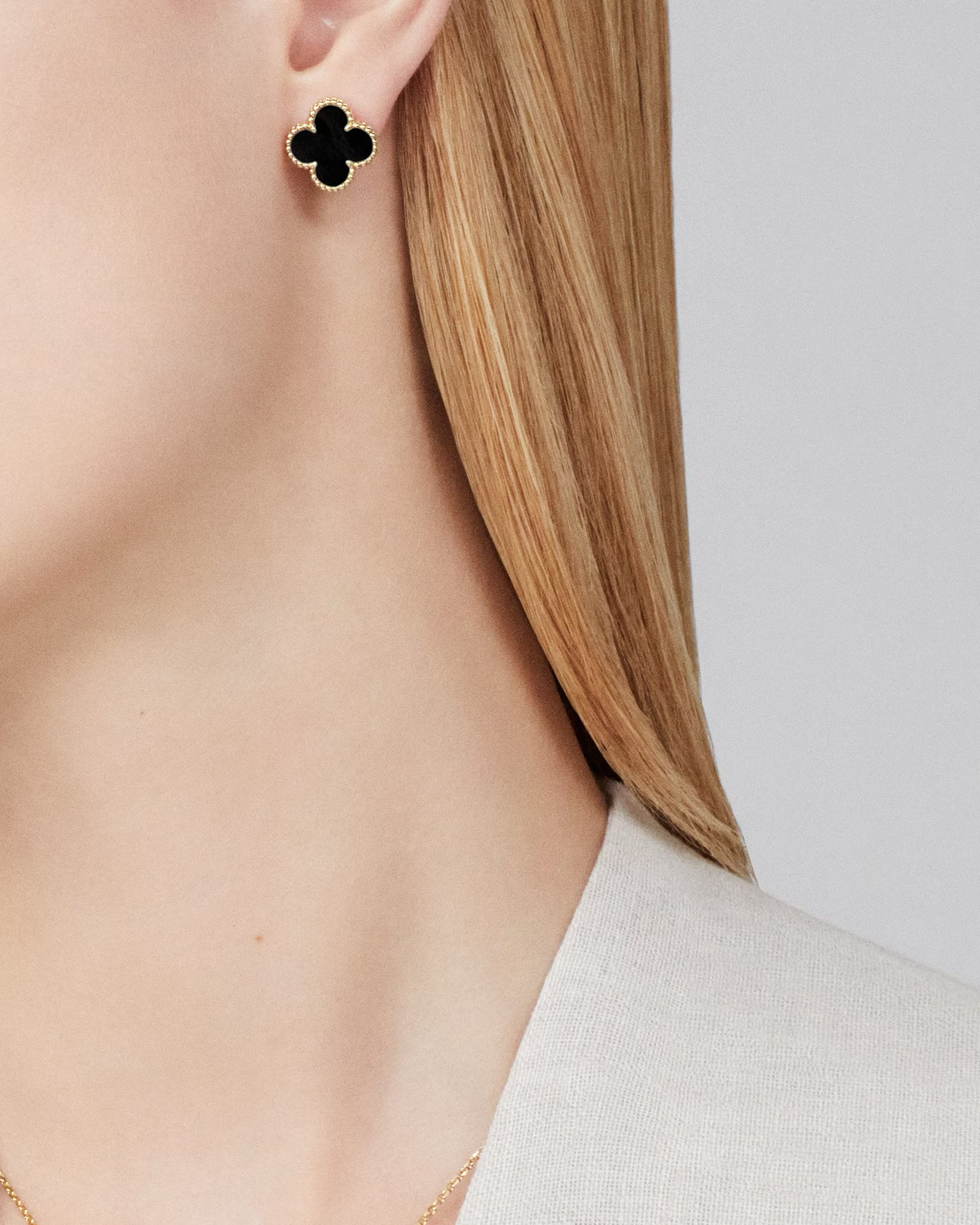 NOIR™ Clover Stud Earrings - Black